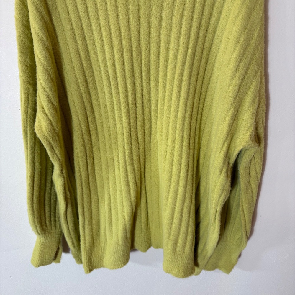 Aerie Buttercream Crewneck Sweater in Chartreuse Size Medium - Picture 4 of 8